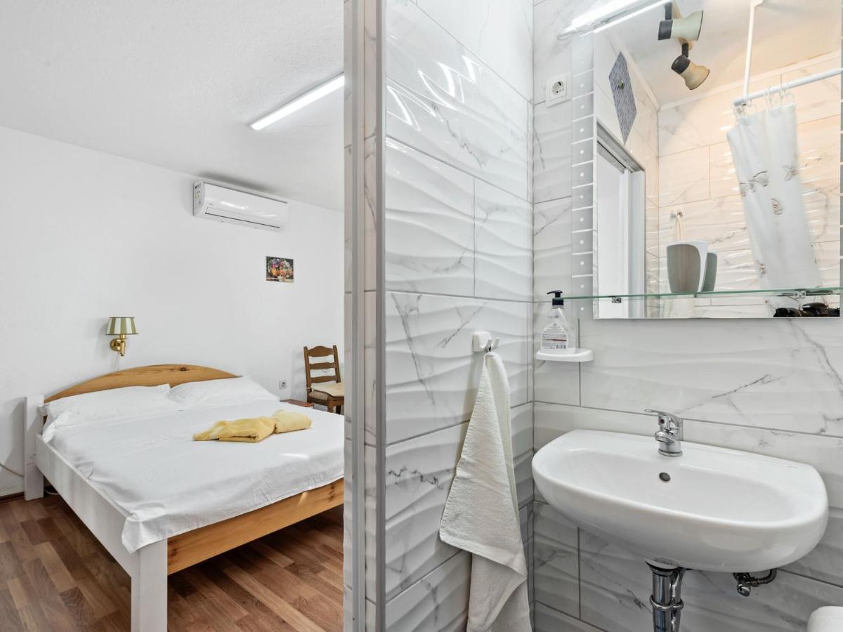 Cosy Holiday Home In Zadar With Garden Exterior photo